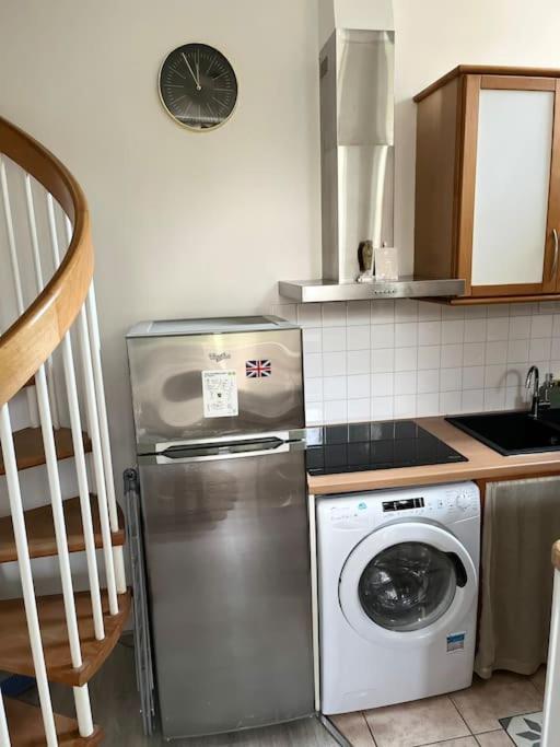Cosy Maisonette Версал Екстериор снимка